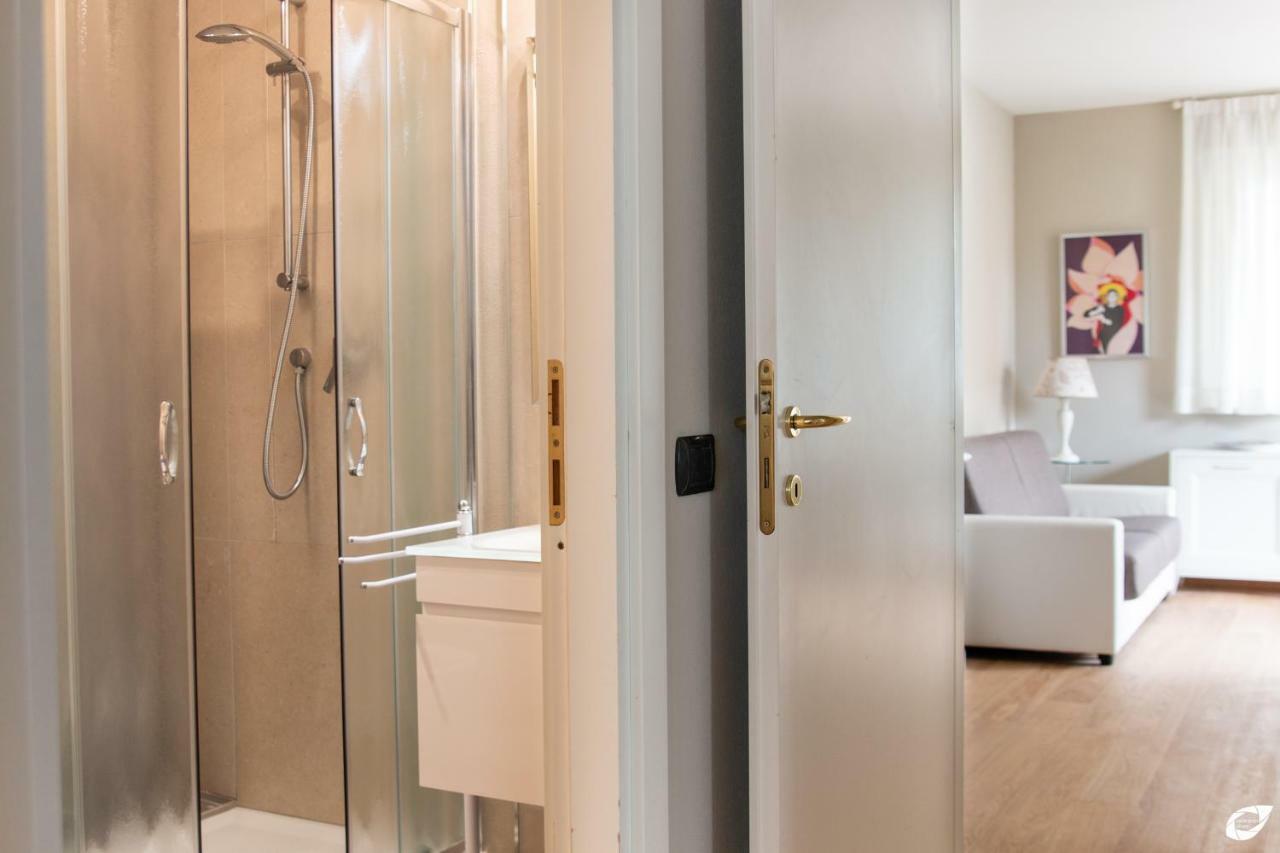 2-Bedroom Apt, With Balcony & Aircondition - 50 M From The Beach Marina di Pietrasanta Extérieur photo
