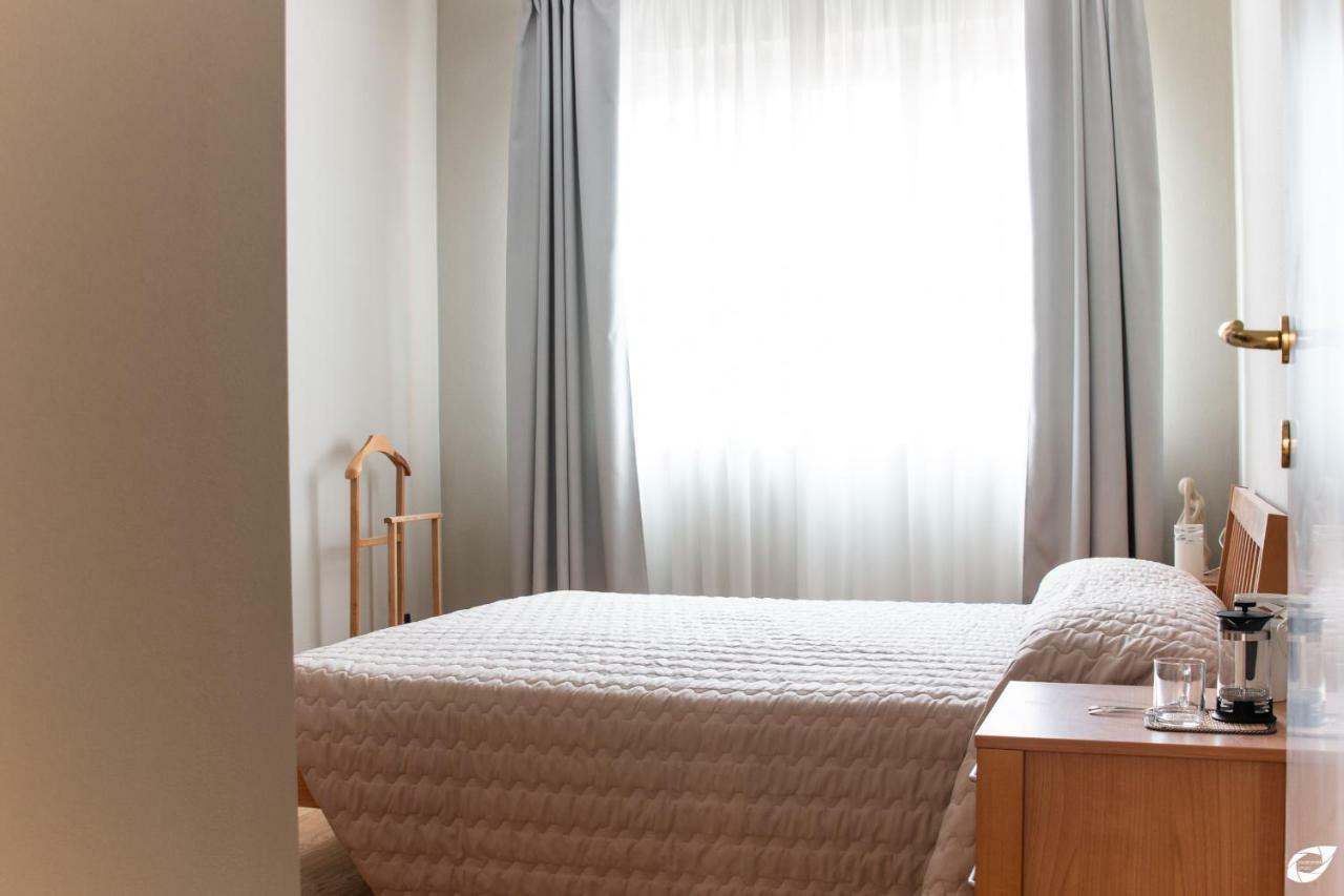 2-Bedroom Apt, With Balcony & Aircondition - 50 M From The Beach Marina di Pietrasanta Extérieur photo